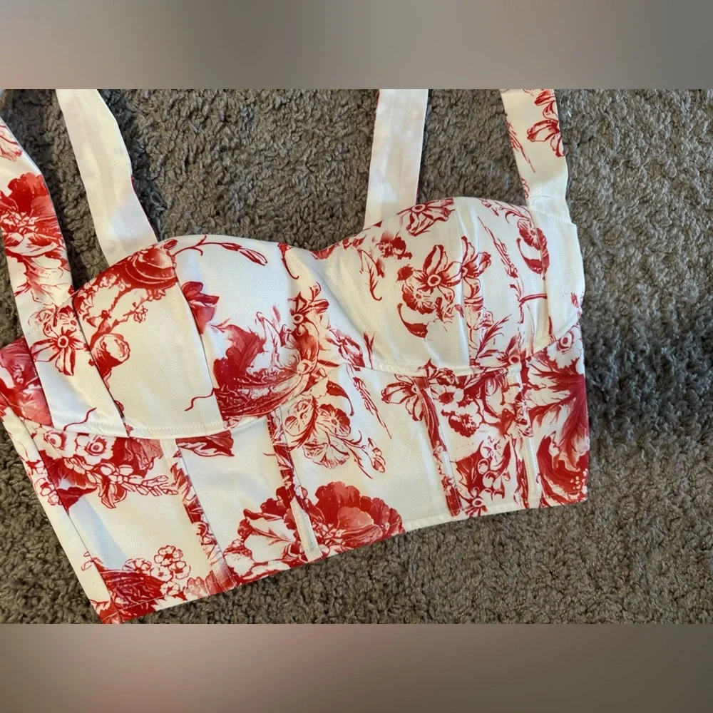 Fashion nova floral corset top. Size M - Picture 6 of 7
